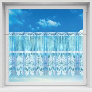Weiße Arsvita Bistrogardine Alba mit Jacquard-Muster und Stangendurchzug vor einem Fenster.