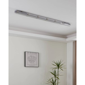 Eglo LED-Leuchtstofflampe G13, 10W Röhrenform an Zimmerdecke.