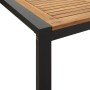 Detailansicht Gartentisch der 9-tlg. Essgruppe aus Akazienholz und Metall.