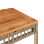 Detailansicht: Bistro-Tisch aus Akazienholz und Polyrattan, Teil des 3-tlg. Gartenmöbel Sets.