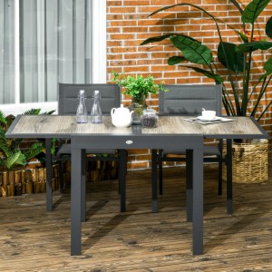 Outsunny Gartentisch ausziehbar, Aluminiumrahmen, Kunststoffplatte in Holzoptik, beige/grau, auf Terrasse.