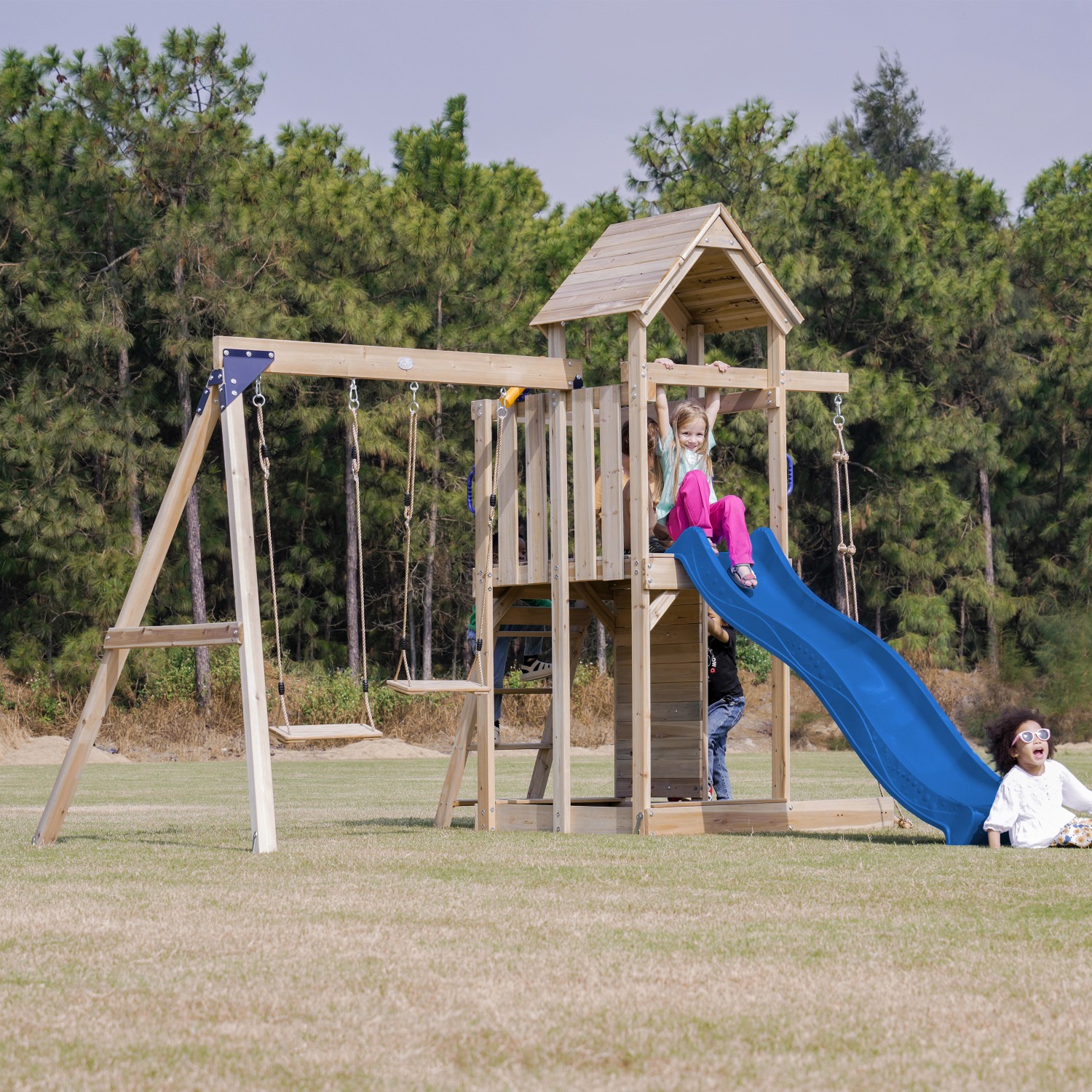 Axi Spielturm Moos mit Doppelschaukel Braun und Rutsche Blau FSC®