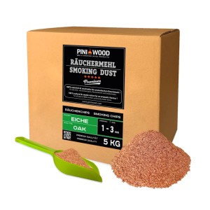 PINI Räucherchips Eiche 5 kg, 1-3 mm, in brauner Box mit grüner Schaufel und Haufen Holzspäne. Für Grill & Smoker.