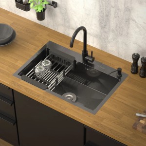 ML-Design Spülbecken, Edelstahl, anthrazit, mit Abtropfkorb und Siphon auf einer Küchentheke.
