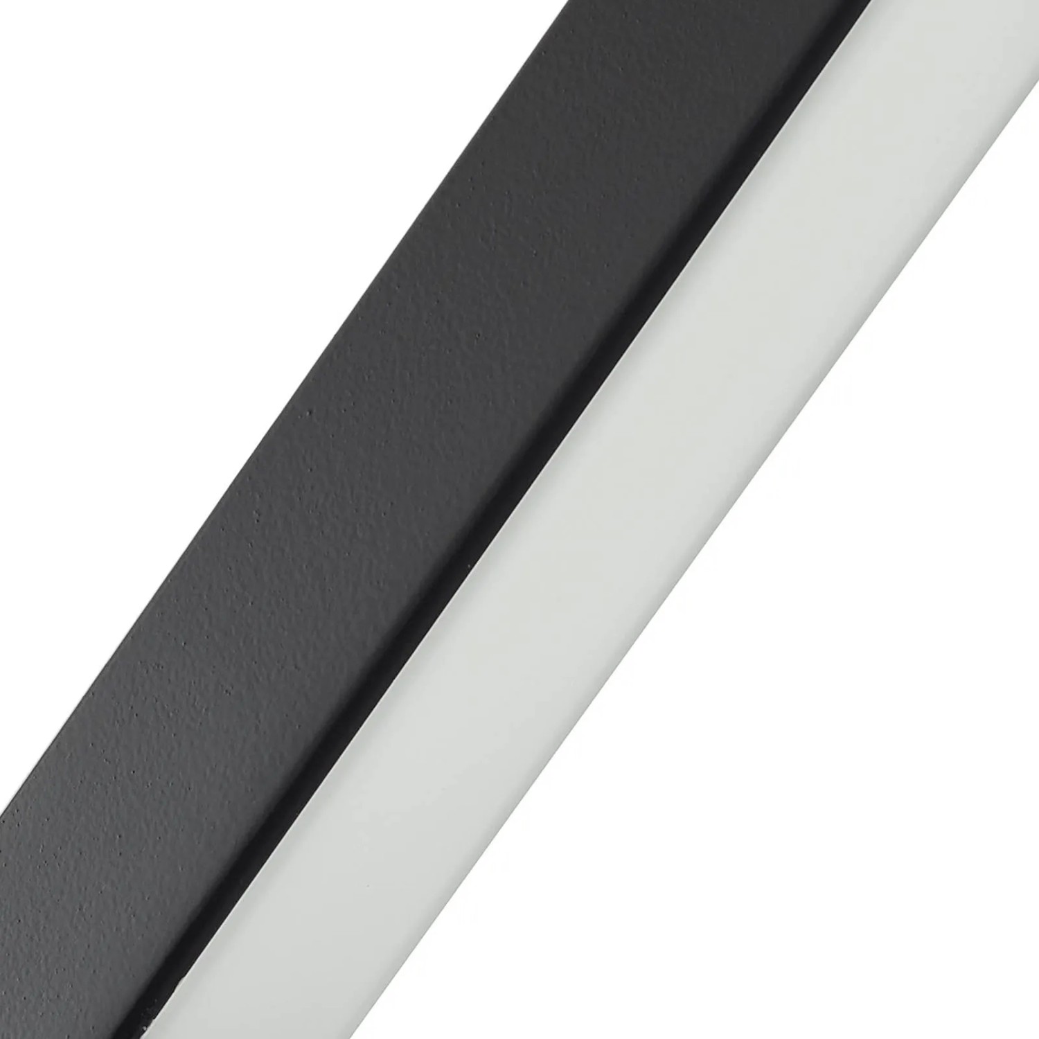 Detailaufnahme der schwarzen Lucande LED Stehlampe Ilian, modernes Design.
