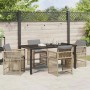 Beige 5-teilige Garten Essgruppe aus Poly Rattan. Gartentisch mit 4 Stühlen und grauen Sitzkissen.