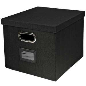 Schwarze Aufbewahrungsbox mit Deckel aus Textilgewebe, Metallgriff und Beschriftungsfenster. Für DIN A4 Hängeregister, Kallax.