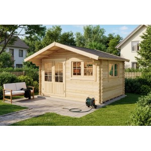Helles Alpholz Holz-Gartenhaus Gabriel mit Doppeltür, Fenstern und dunklem Dach auf Terrasse im Garten.