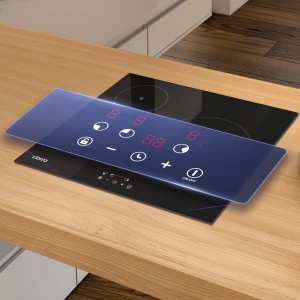 CIARRA Induktionskochfeld 60cm mit 3 Kochzonen und Touch-Bedienung auf einer Holzarbeitsplatte.