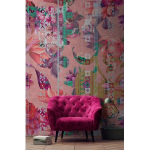 Fototapete mit Blumen, Pflanzen und abstrakten Mustern in Rosa, Grün und Orange.