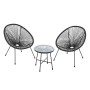 Schwarzes 3-teiliges Balkonmöbel Set Ostana mit Tisch und 2 Sesseln aus Polyrattan.