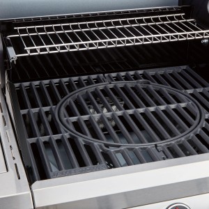 Detailaufnahme: Jamestown Gasgrill Knox mit Gussrost und Warmhalterost. Modular erweiterbar.