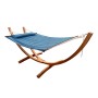 Axi Hängematte Hawaii Set mit blauem Bezug und Holzgestell aus Lärchenholz.