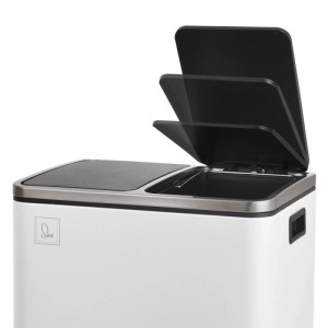Weißer Svita Treteimer 60L mit 2 Fächern für Mülltrennung. Ein Deckel offen, Soft-Close-Funktion sichtbar. Ideal für Küche.