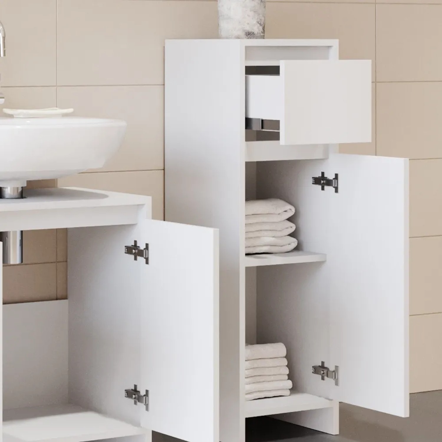 Weißer Vicco Midischrank Emma (30x95cm) mit offener Tür und Schublade, Teil eines Badregal Sets.