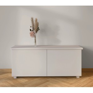 Wandfarbe Theo Steingrau matt von CREATE! by OBI auf Kommode mit Dekoration.