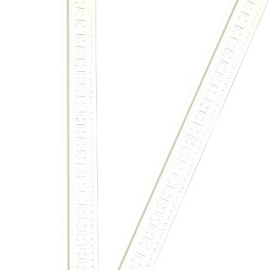 Weißes ProfileXXL Eckschutzprofil aus PVC, 2,5m lang, für Trockenbau, mit Lochmuster.