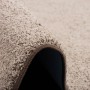 Detailansicht: Snapstyle Hochflor Teppichläufer Mona in Taupe, weicher Velours, 80x160cm.