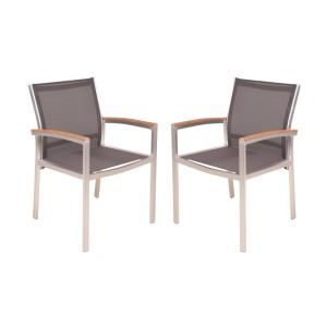 DELUKE Gartenstuhl 2er Set EMIL, braune Outdoor Stapelstühle mit Teak-Armlehnen und grauem Kunststoffgewebe.