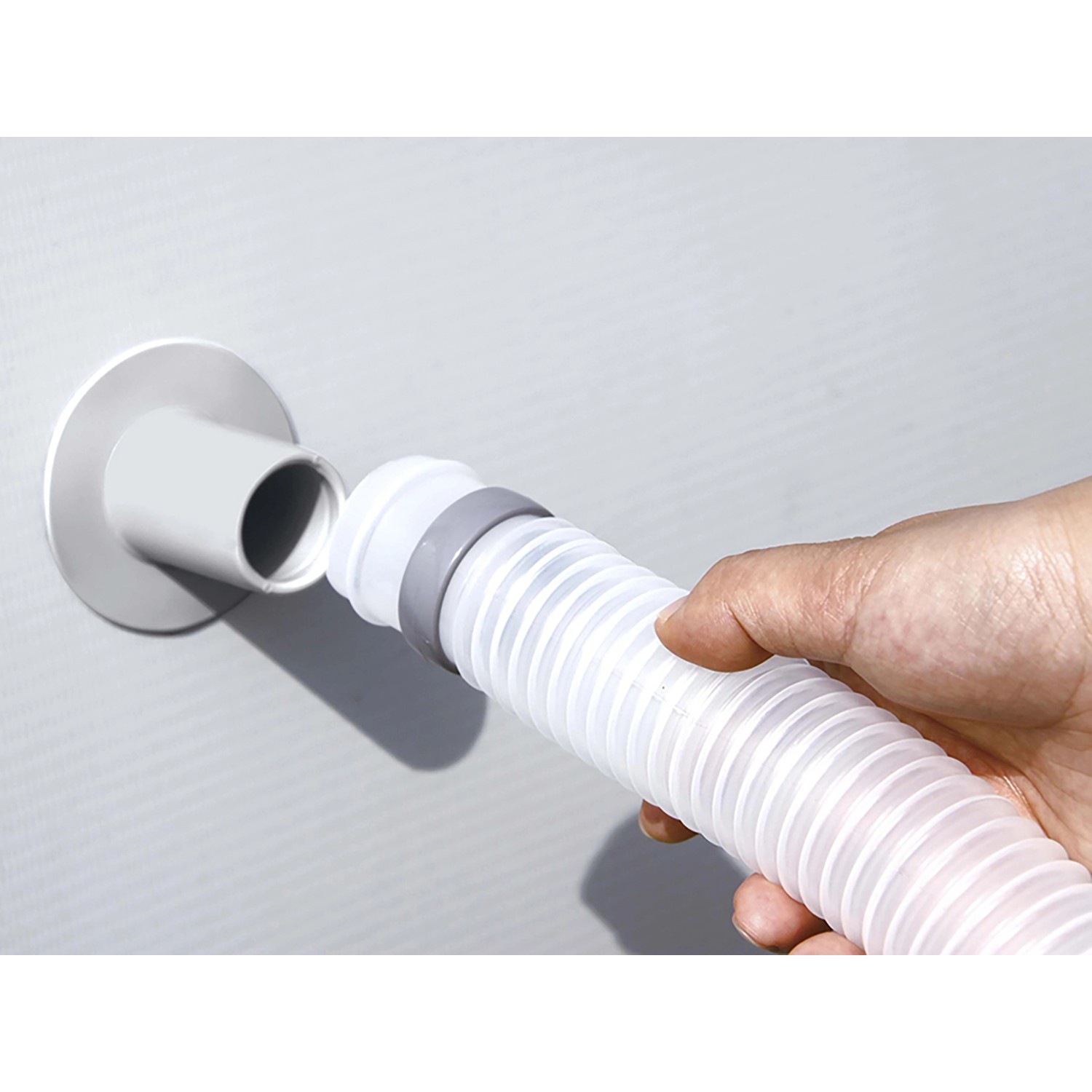 Bestway Pool Heizgerät: Schlauchanschluss an Poolsystem für temperiertes Wasser.