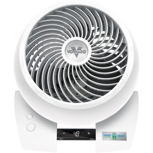Weißer Vornado 5303DC Tischventilator mit digitaler Anzeige und stufenloser Einstellung.