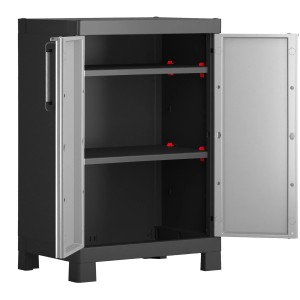 Keter Detroit Kunststoffschrank, niedrig, hellgrau, mit offenen Türen und zwei Regalböden.