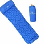 Blaue Sportisfaction Isomatte mit Wabenstruktur, integriertem Kissen und passender Tragetasche für Camping.