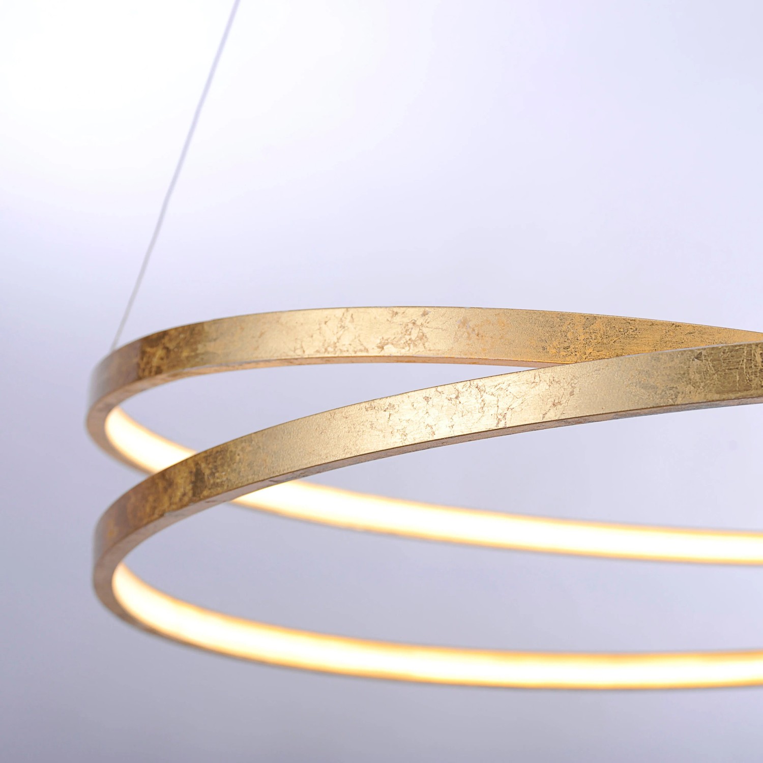 Moderne LED-Pendelleuchte Roman Gold, Ø 72cm, dimmbar, von Paul Neuhaus.