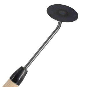 Runde Schuffel mit Stiel aus Borstahl und Eschenholz für die Gartenarbeit.