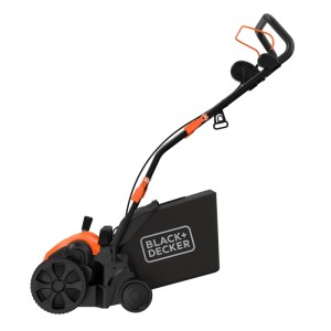 Black+Decker Elektro-Vertikutierer BEOEP320-QS mit Lüfterwalze und Fangsack.