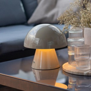 Lindby LED Tischlampe Nevijo 10012948mit USB Anschluss Dimmbar für Kinder Junges Wohnen in Alu aus Metall 1-flammig Wohnzimmerleuchte