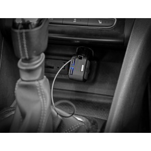 Eufab KFZ Ladekabel 12/24V im Auto, mit USB-Anschlüssen und Kabel zum Smartphone.