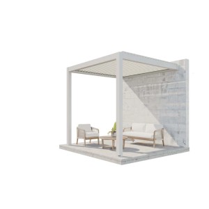 Weiße, wandmontierte Huun Pergola Mezzo 300x300 cm mit Lamellendach und Sitzgruppe.