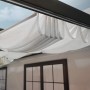 Weißes Sonnensegel aus Polyester für eine Palram Canopia Terrassenüberdachung Stockholm.