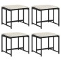 VidaXL Gartenhocker Set, 4 schwarze Sitzhocker aus Rattan mit cremeweißen Kissen.