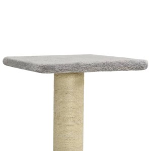 Detailansicht: Kratzbaum hellgrau mit Sisal-Säule und Plattform. Katzenmöbel für Krallenpflege und Spiel.