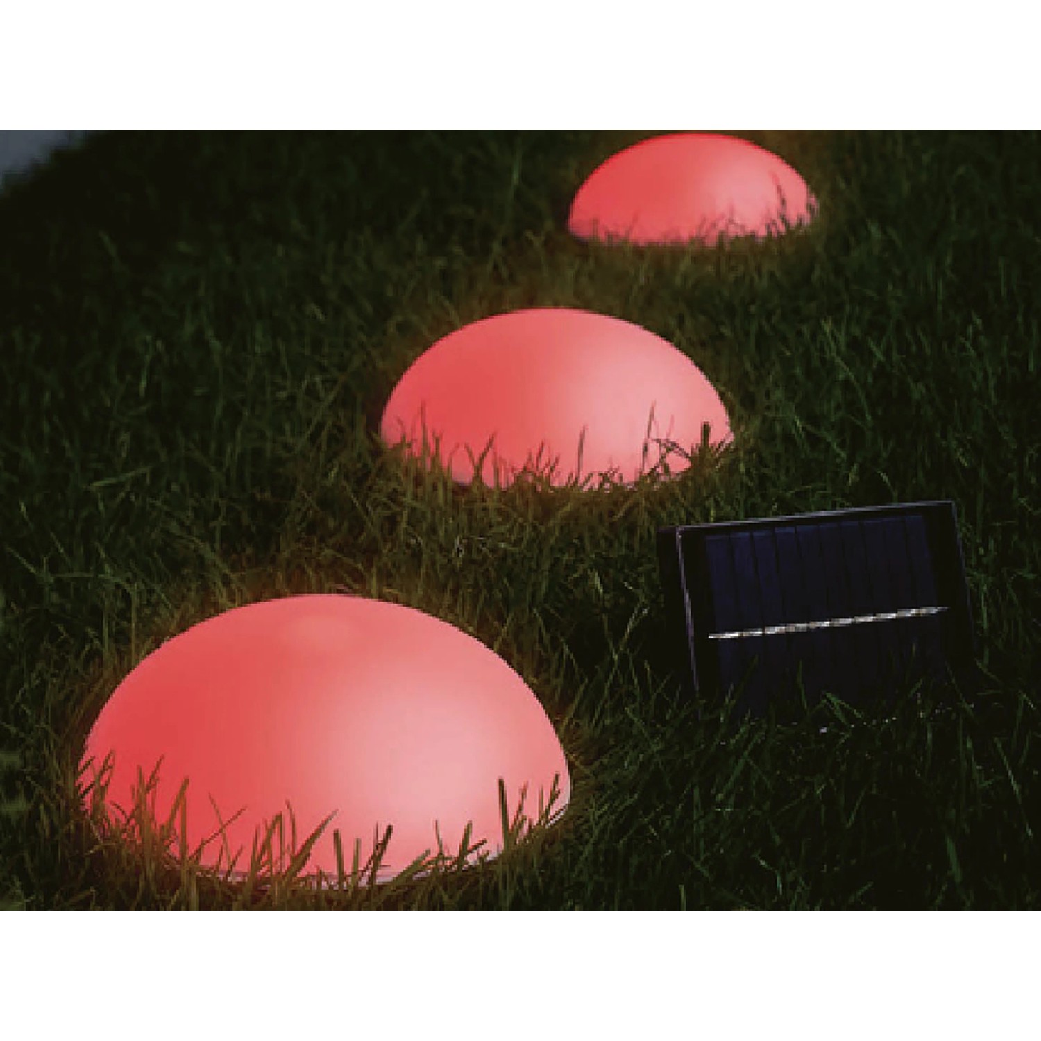 Solar-LED-Dekoleuchte Camporosso mit warmweißem/RGB Licht, 5 Halbkugeln im Garten.