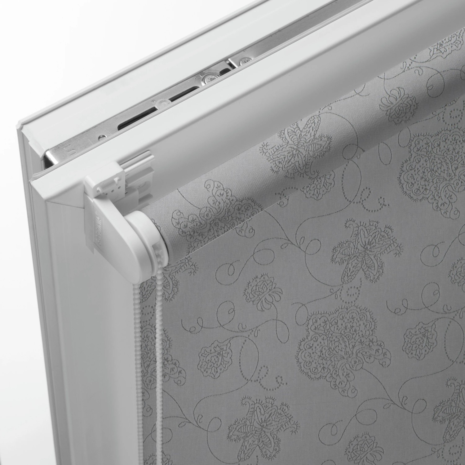 Gardinia EasyFix Rollo Dekor Stickerei, 90x210 cm, silbernes Rollo mit floralem Muster.