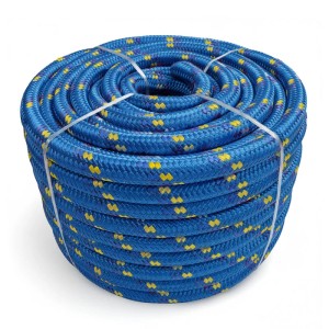 Aufgerolltes, blau-gelbes Polypropylen Seil, 22mm Durchmesser, 20m Länge.