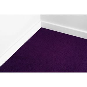 Lila RugsX Teppichboden Eton, 100x250cm, in einer Raumecke. Robuster Polypropylen Teppichboden.