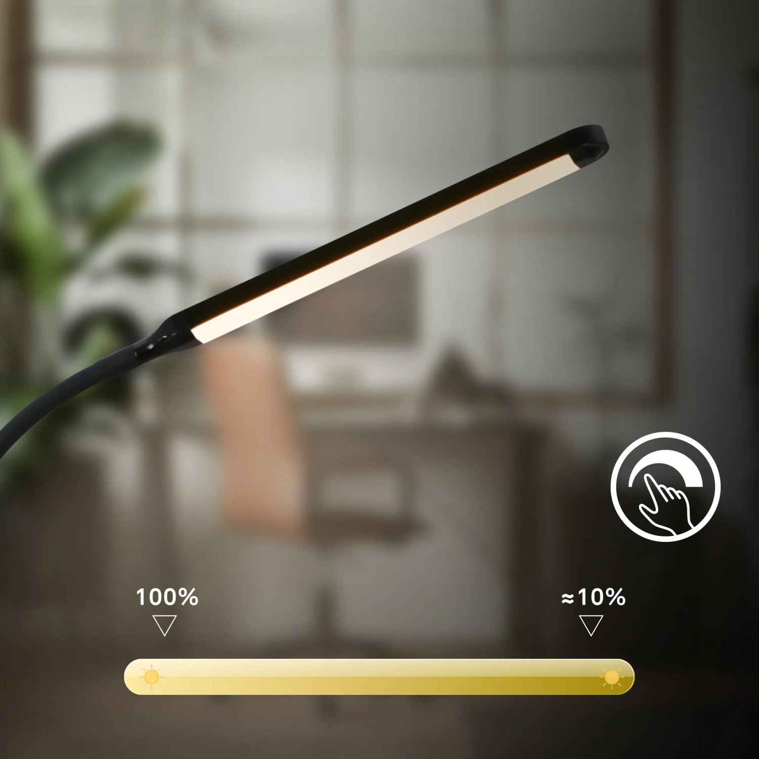 Schwarze Brilo LED-Stehleuchte Mura mit Touchdimmer und schwenkbarem Kopf.