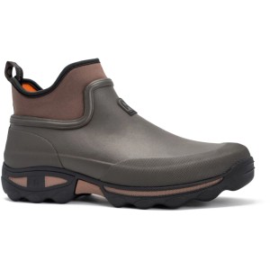Cleanland Gartenstiefelette in Olivbraun mit braunem Schaftrand. Robuste, isolierende Stiefelette mit selbstreinigender Sohle.