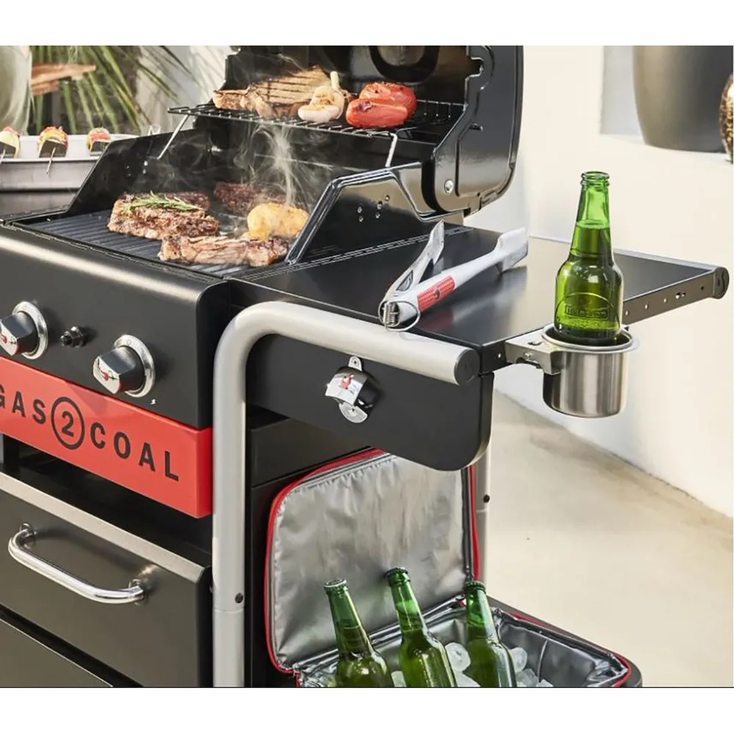 Char-Broil Gear Trax Flaschenhalter mit Öffner am Grill, Getränkehalter aus Edelstahl.
