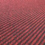 Nahaufnahme des roten Primaflor Sauberlauf Nordic Stripes Teppichläufers mit diagonalen Streifen und robuster Polypropylen-Oberfläche.