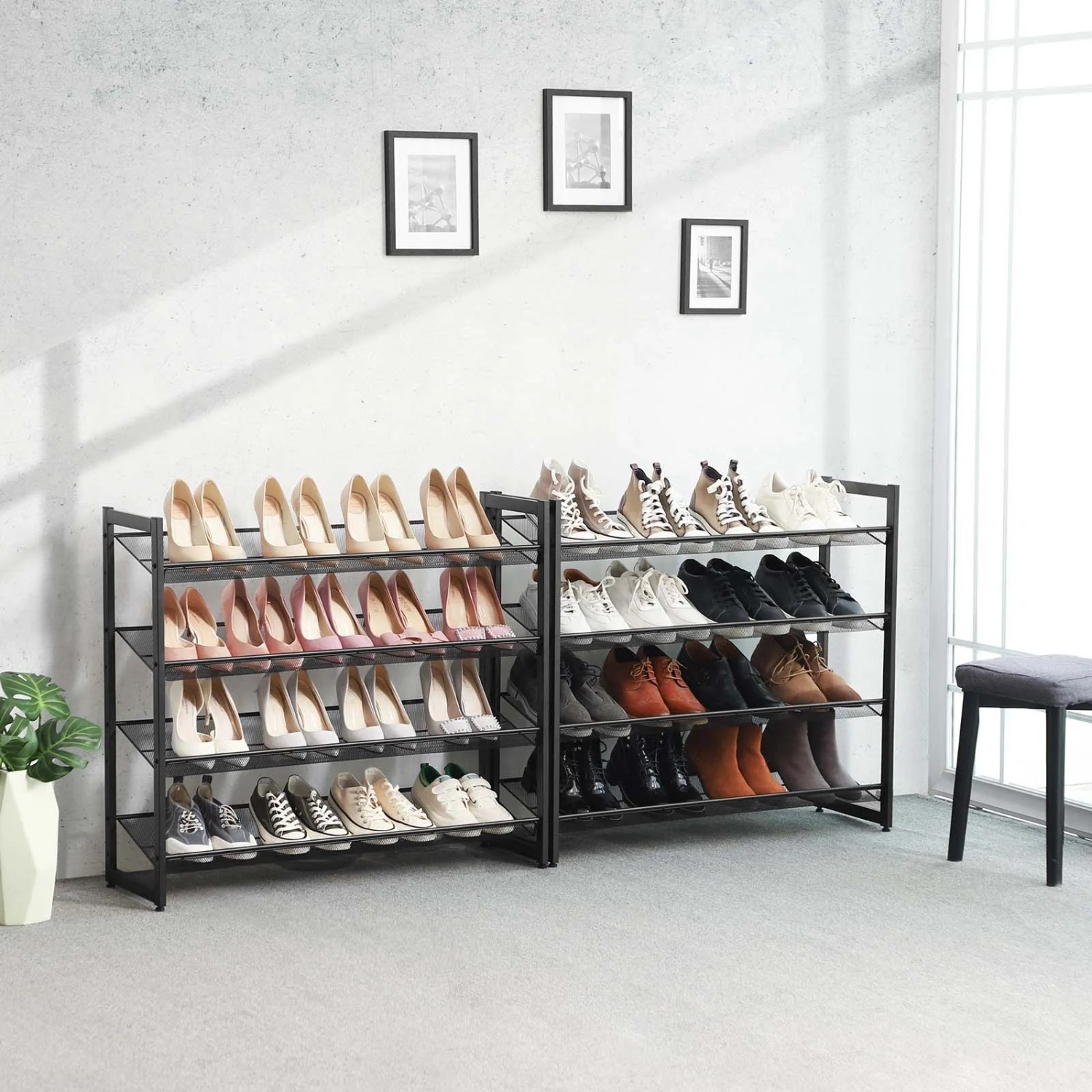 Schwarzes Songmics Schuhregal mit 8 Ebenen, gefüllt mit verschiedenen Schuhen.