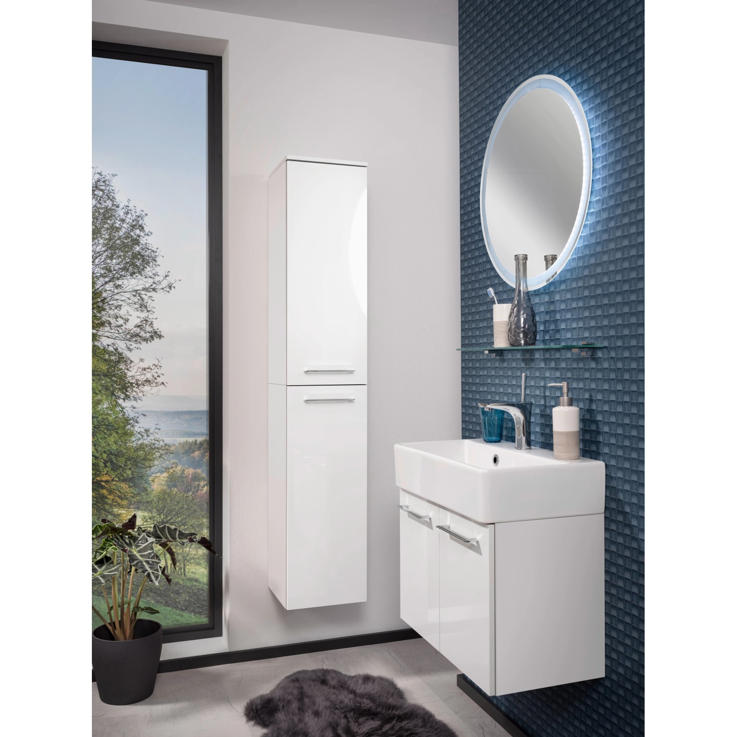 Fackelmann Bad-Hochschrank Lima, weiß, 160,5x30,5x32 cm, mit zwei Türen und vier Einlegeböden.