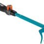 Gardena combisystem-Blumenrechen mit blauem Rechenteil und ergonomischem Griff.