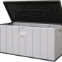 Geöffnete Lifetime Gartenbox (Sand) 151x72x69cm. Universalbox zur Aufbewahrung, auch als Sitzbank nutzbar.