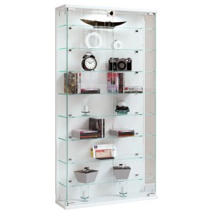 Wandhängender, weißer Vitrinenschrank RelasL mit Glastüren und Regalböden.