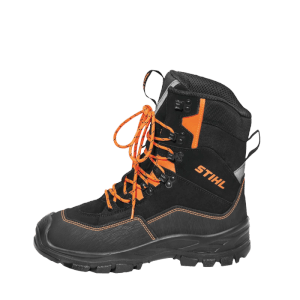 Schwarzer Stihl Motorsägenstiefel Function Active mit orangefarbenen Schnürsenkeln, Schnittschutz und Stahlkappe.